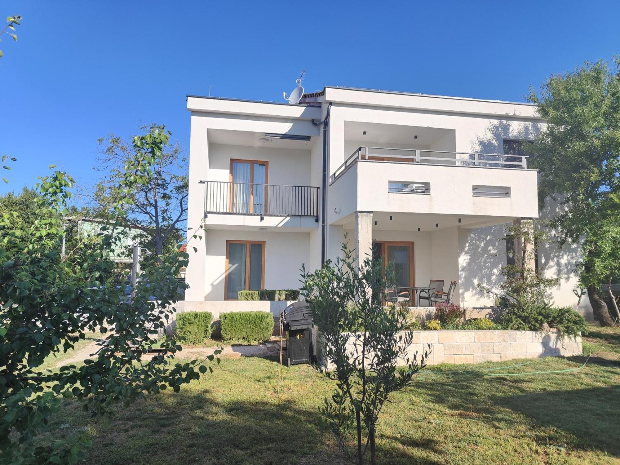 Apartments Grape Pirovac Exterior foto